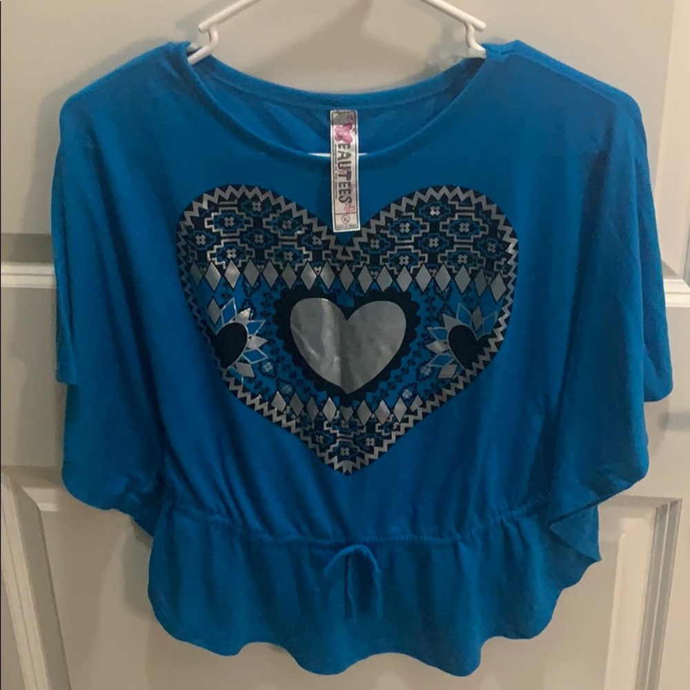 Cute blue top!